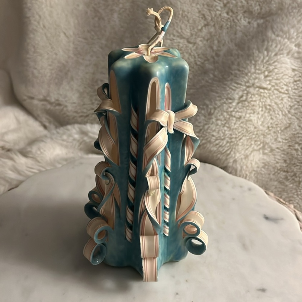 Vintage 1970s Hand Carved Ribbon Swirl Christmas Candle 7.5 x 5 - Very Detailed!